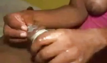 सुंदर एशियाई फुल सेक्सी बीएफ फिल्म लड़कियां प्रकृति में आराम कर रही हैं