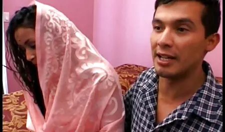 एक मासूम फुल सेक्सी अंग्रेजी फिल्म लड़की ने फैसला किया कि उसका पहला आदमी निगा होगा