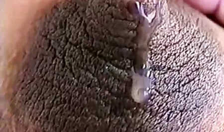 लाल जंपसूट में लचीली फुल सेक्सी सेक्सी फिल्म कुतिया