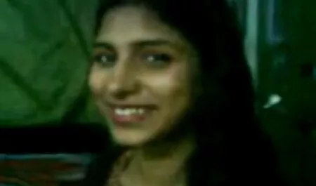 स्लिम गोरा Ksyusha एक बुत सेक्स पिक्चर फुल मूवी है